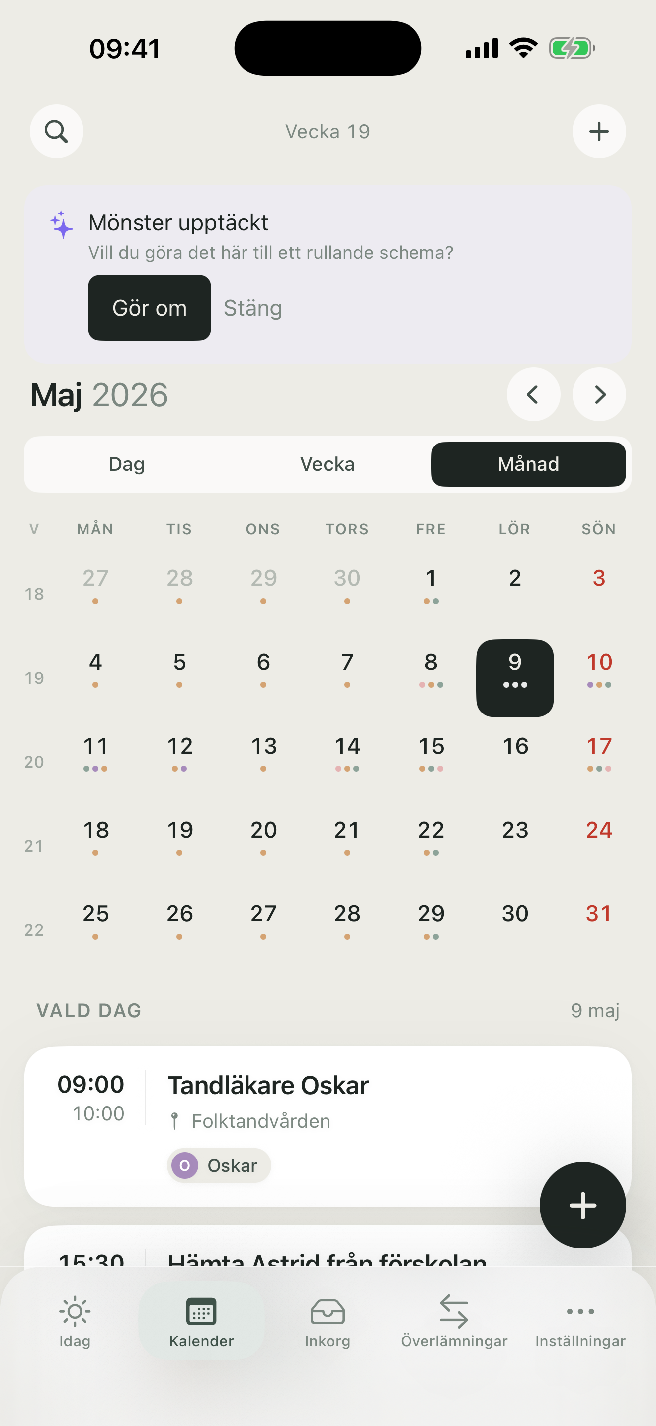 FamilyBoard Kalender-vyn med månads- och veckoskift