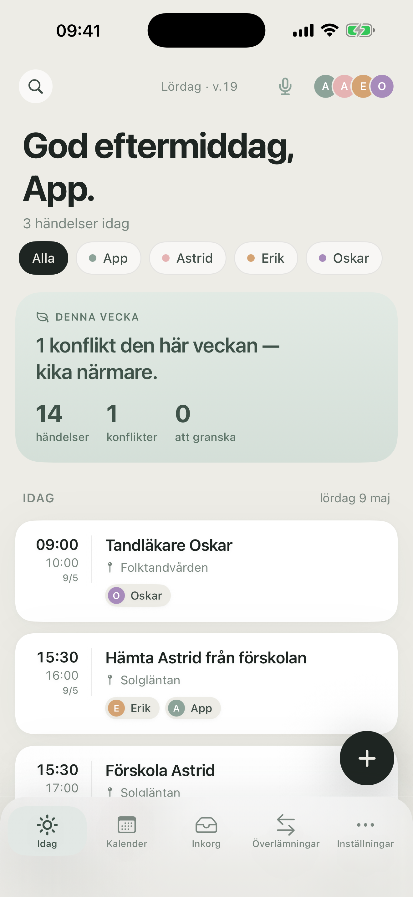 FamilyBoard Idag-vyn på iPhone med veckans händelser och konflikt-räknare